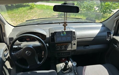 Nissan Navara (Frontier), 2007 год, 1 175 000 рублей, 16 фотография