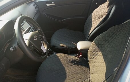 Hyundai Solaris II рестайлинг, 2011 год, 770 000 рублей, 12 фотография