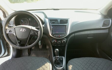 Hyundai Solaris II рестайлинг, 2011 год, 770 000 рублей, 11 фотография