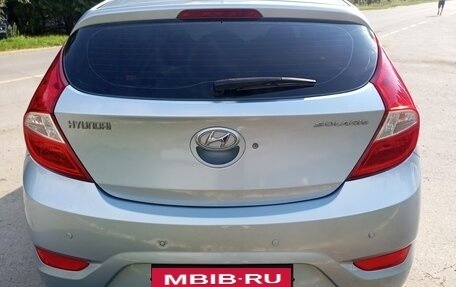 Hyundai Solaris II рестайлинг, 2011 год, 770 000 рублей, 5 фотография