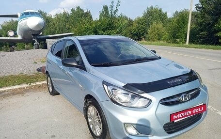 Hyundai Solaris II рестайлинг, 2011 год, 770 000 рублей, 8 фотография