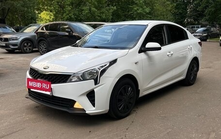 KIA Rio IV, 2021 год, 1 200 000 рублей, 2 фотография