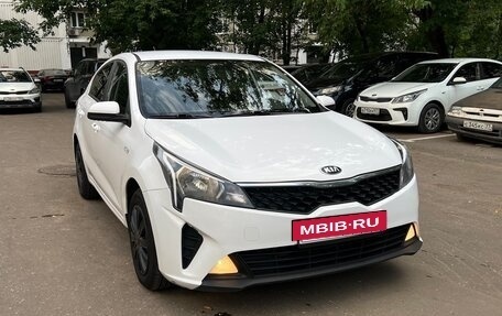 KIA Rio IV, 2021 год, 1 200 000 рублей, 6 фотография