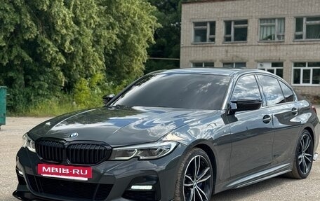 BMW 3 серия, 2019 год, 3 300 000 рублей, 18 фотография