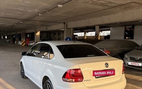 Volkswagen Polo VI (EU Market), 2015 год, 950 000 рублей, 3 фотография