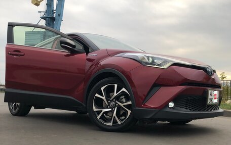 Toyota C-HR I рестайлинг, 2018 год, 1 900 000 рублей, 2 фотография