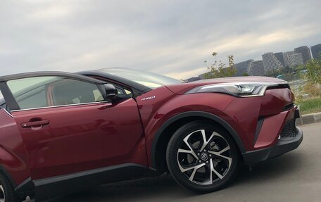 Toyota C-HR I рестайлинг, 2018 год, 1 900 000 рублей, 3 фотография