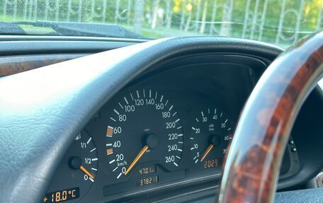 Mercedes-Benz CLK-Класс, 1998 год, 525 000 рублей, 26 фотография