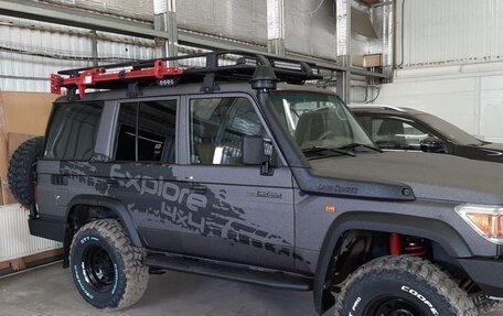 Toyota Land Cruiser 70, 2011 год, 6 500 000 рублей, 2 фотография