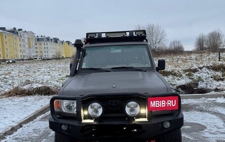 Toyota Land Cruiser 70, 2011 год, 6 500 000 рублей, 7 фотография