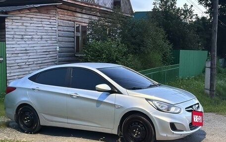 Hyundai Solaris II рестайлинг, 2012 год, 970 000 рублей, 1 фотография