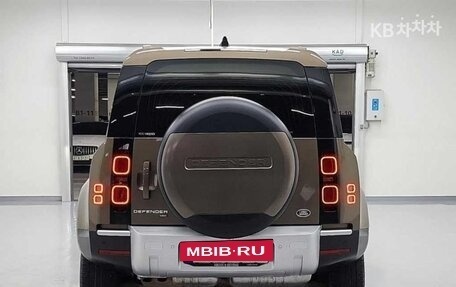 Land Rover Defender II, 2022 год, 7 540 000 рублей, 4 фотография