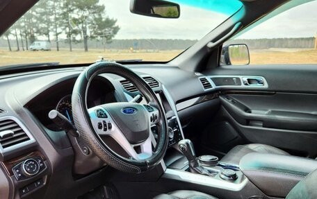 Ford Explorer VI, 2014 год, 1 800 000 рублей, 25 фотография