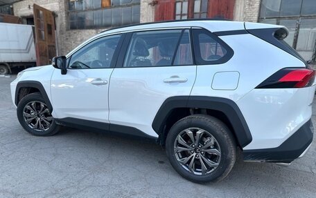 Toyota RAV4, 2025 год, 3 600 000 рублей, 5 фотография