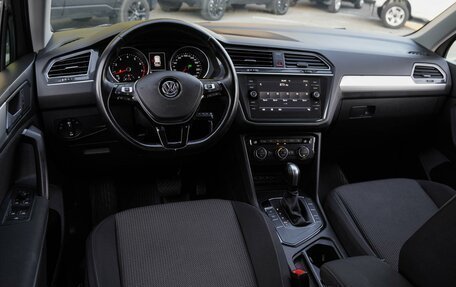 Volkswagen Tiguan II, 2020 год, 2 330 000 рублей, 6 фотография
