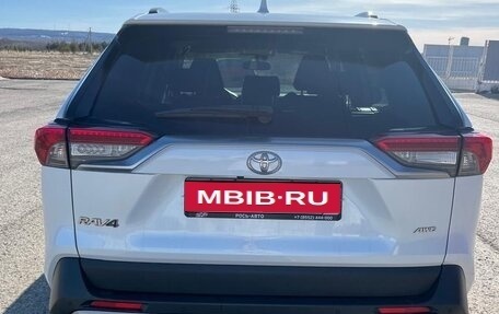 Toyota RAV4, 2020 год, 3 300 000 рублей, 1 фотография