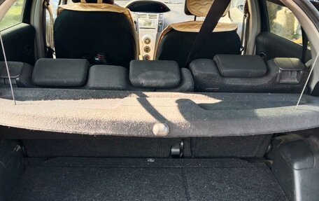 Toyota Yaris III рестайлинг, 2006 год, 400 000 рублей, 7 фотография