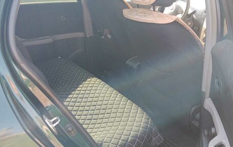 Toyota Yaris III рестайлинг, 2006 год, 400 000 рублей, 5 фотография