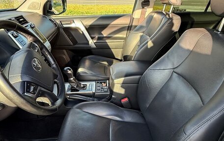 Toyota Land Cruiser Prado 150 рестайлинг 2, 2018 год, 5 000 000 рублей, 7 фотография