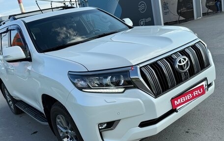 Toyota Land Cruiser Prado 150 рестайлинг 2, 2018 год, 5 000 000 рублей, 13 фотография