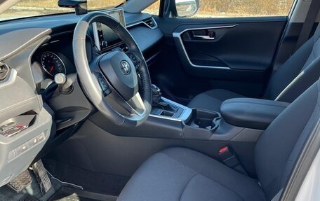 Toyota RAV4, 2020 год, 3 300 000 рублей, 8 фотография