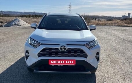 Toyota RAV4, 2020 год, 3 300 000 рублей, 12 фотография