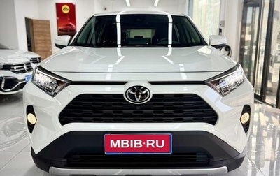 Toyota RAV4, 2021 год, 2 300 000 рублей, 1 фотография