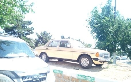 Mercedes-Benz W123, 1981 год, 360 000 рублей, 1 фотография