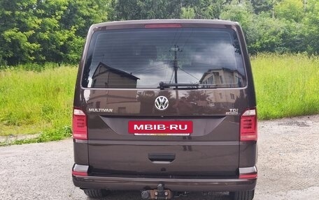 Volkswagen Multivan T6 рестайлинг, 2017 год, 3 200 000 рублей, 2 фотография