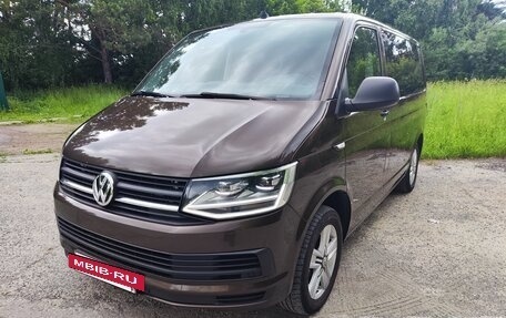 Volkswagen Multivan T6 рестайлинг, 2017 год, 3 200 000 рублей, 6 фотография