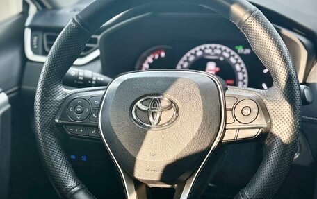 Toyota RAV4, 2021 год, 2 300 000 рублей, 12 фотография
