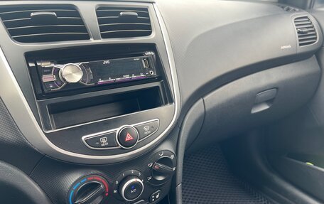 Hyundai Solaris II рестайлинг, 2013 год, 780 000 рублей, 14 фотография