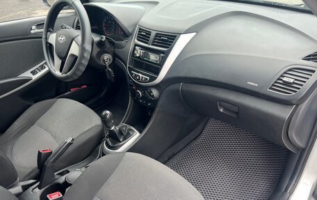 Hyundai Solaris II рестайлинг, 2013 год, 780 000 рублей, 12 фотография