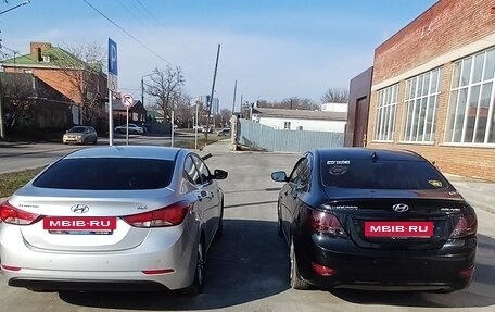 Hyundai Solaris II рестайлинг, 2011 год, 850 000 рублей, 28 фотография
