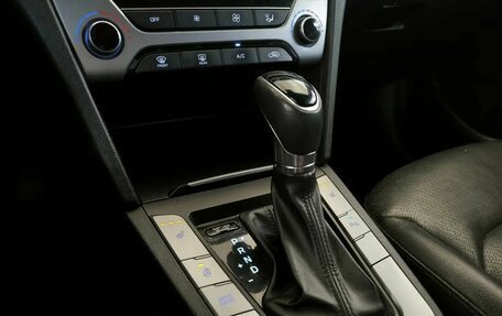 Hyundai Elantra VI рестайлинг, 2018 год, 1 230 000 рублей, 9 фотография