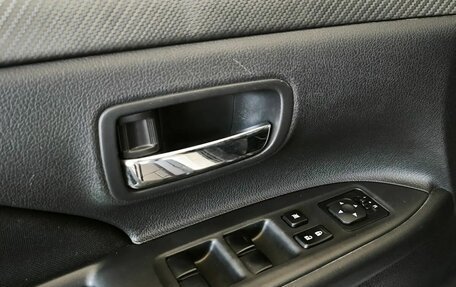 Mitsubishi Outlander III рестайлинг 3, 2014 год, 1 370 000 рублей, 10 фотография