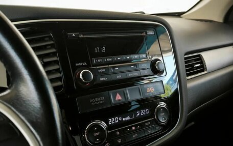 Mitsubishi Outlander III рестайлинг 3, 2014 год, 1 370 000 рублей, 7 фотография