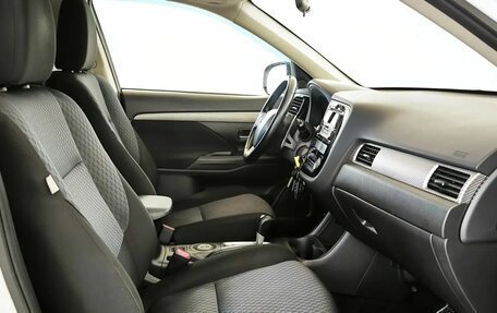 Mitsubishi Outlander III рестайлинг 3, 2014 год, 1 370 000 рублей, 11 фотография