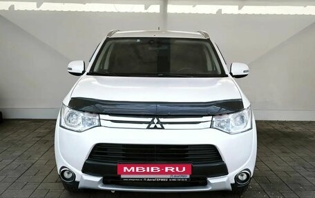 Mitsubishi Outlander III рестайлинг 3, 2014 год, 1 370 000 рублей, 2 фотография