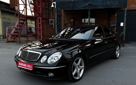 Mercedes-Benz E-Класс, 2004 год, 880 000 рублей, 1 фотография