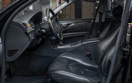 Mercedes-Benz E-Класс, 2004 год, 880 000 рублей, 9 фотография