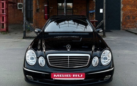 Mercedes-Benz E-Класс, 2004 год, 880 000 рублей, 5 фотография