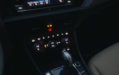 Volkswagen Jetta VII, 2021 год, 1 800 000 рублей, 4 фотография