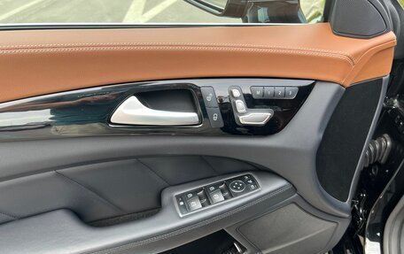 Mercedes-Benz CLS, 2017 год, 2 950 000 рублей, 28 фотография