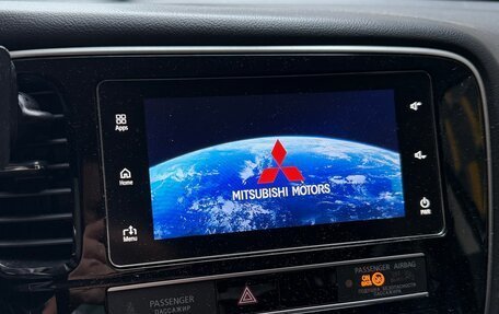 Mitsubishi Outlander III рестайлинг 3, 2018 год, 2 300 000 рублей, 8 фотография
