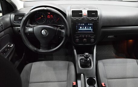 Volkswagen Jetta VI, 2005 год, 610 000 рублей, 10 фотография
