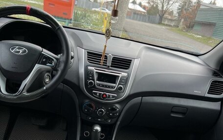 Hyundai Solaris II рестайлинг, 2012 год, 850 000 рублей, 4 фотография