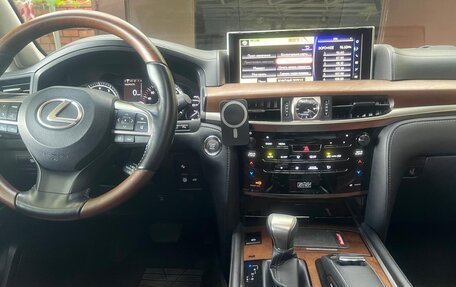 Lexus LX III, 2017 год, 8 560 000 рублей, 14 фотография