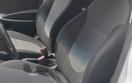 Hyundai Solaris II рестайлинг, 2012 год, 661 000 рублей, 16 фотография
