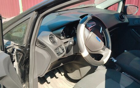 Ford Fiesta, 2015 год, 450 000 рублей, 3 фотография